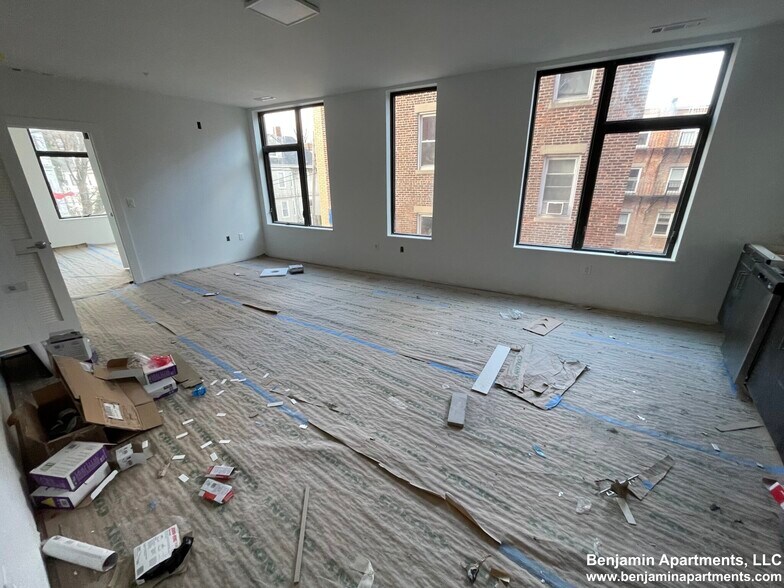 Building Photo - 89 Brighton Ave