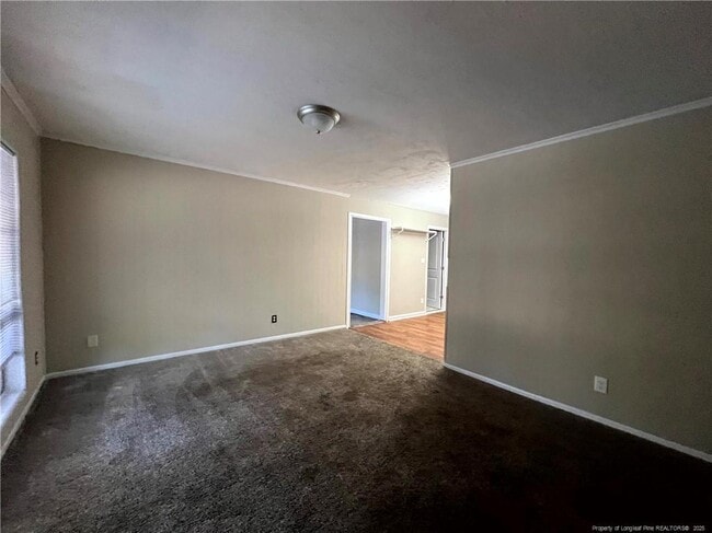 Building Photo - 1602 Crescent Dr