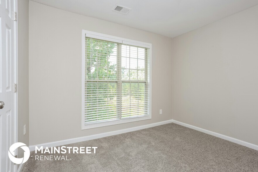 Building Photo - 2560 Brittany Park Ln