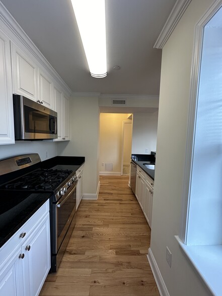 Building Photo - 65 Langdon St
