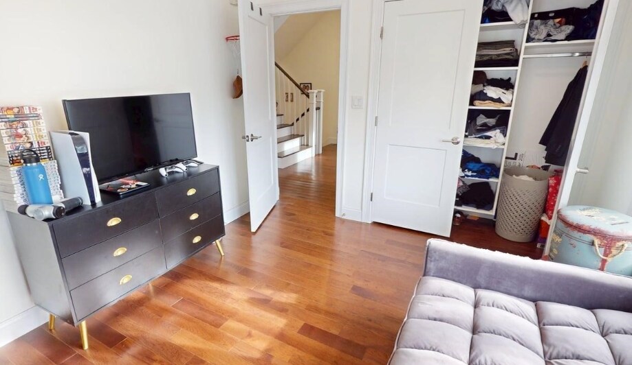 Building Photo - 4 Market St