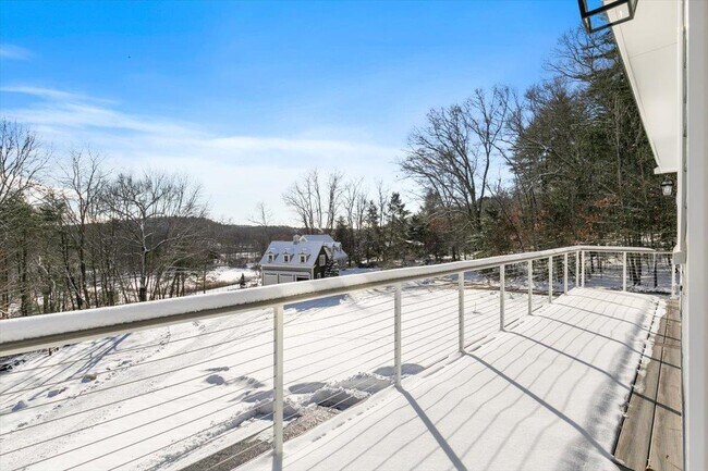 Building Photo - 639 E Broadway