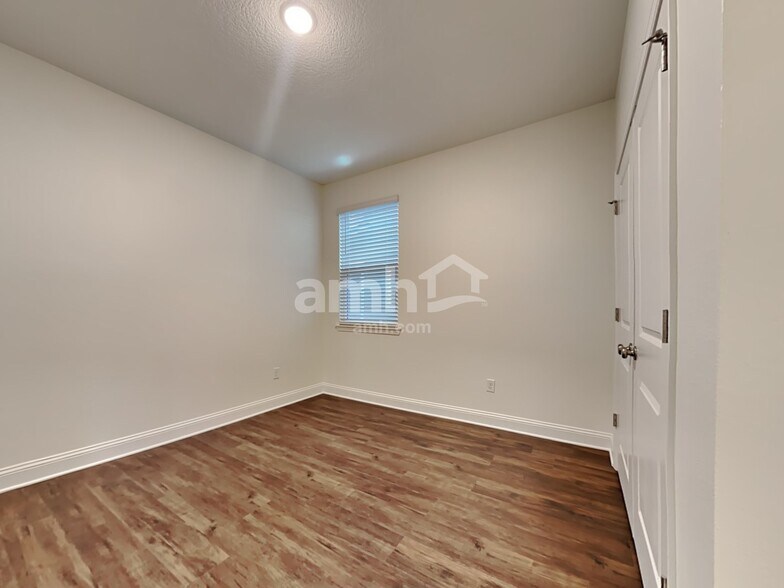 Building Photo - 389 Onate Cir