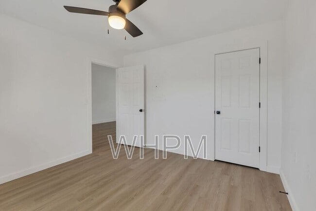 Building Photo - 7208 Melrose Pl