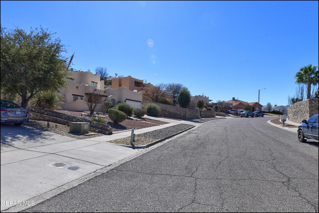 Building Photo - 6123 La Posta Dr