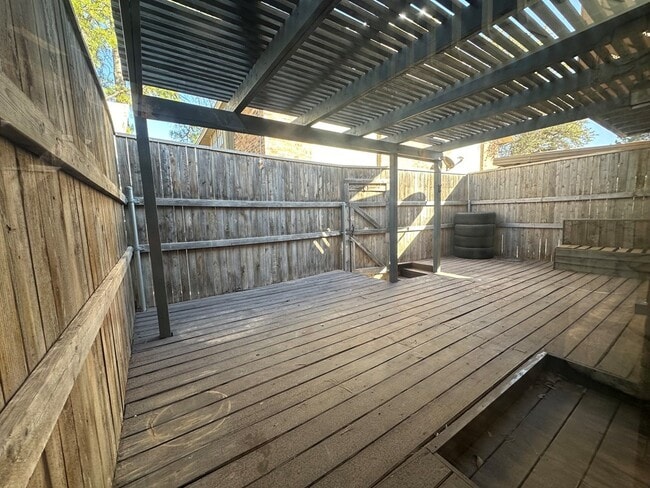 Building Photo - 1475 Brittany Ln