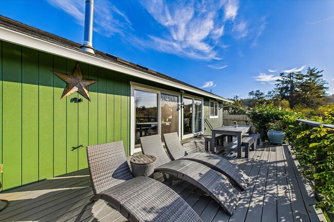 Building Photo - Custom Home on Property just outside of Eureka!