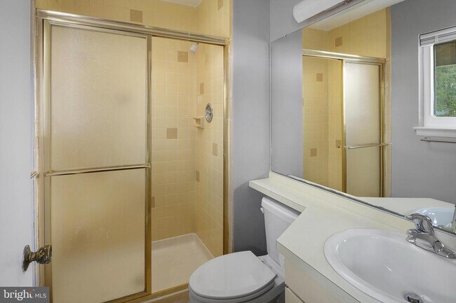 Building Photo - 3947 Setonhurst Rd