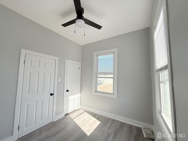 Building Photo - 46 Hayward Ave