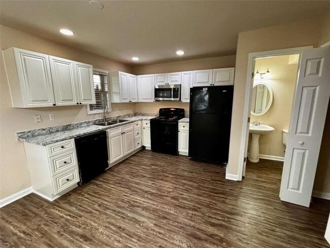 Building Photo - 508 Summer Pl NW