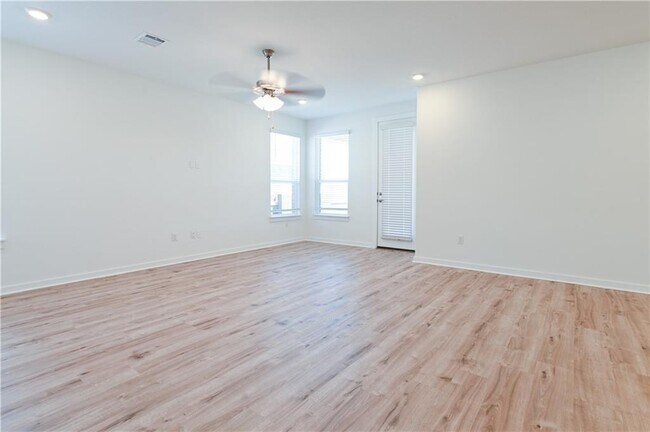 Building Photo - 645 Peace Way