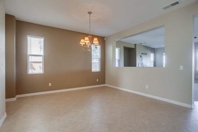 Building Photo - Spacious Rosemont 4-bedroom with Loft, and...