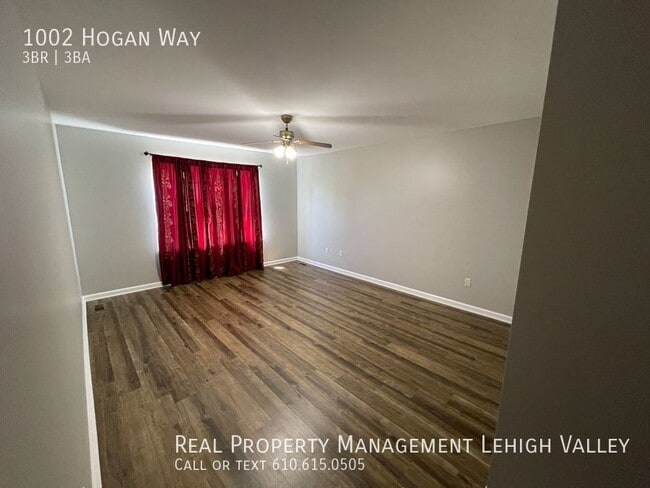 Building Photo - 1002 Hogan Way