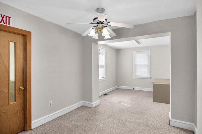 Building Photo - 688 N Broad St