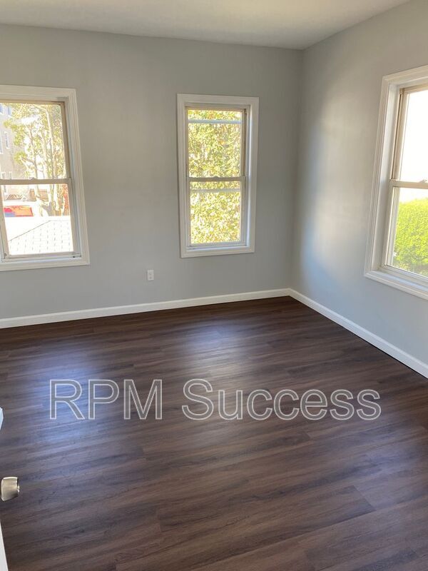 Building Photo - 591 Fourth Street