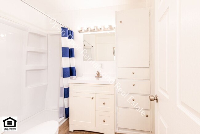 Building Photo - 209 S Ijams St