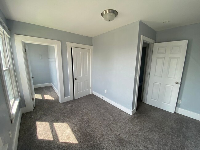 Building Photo - 4BR Davenport Home