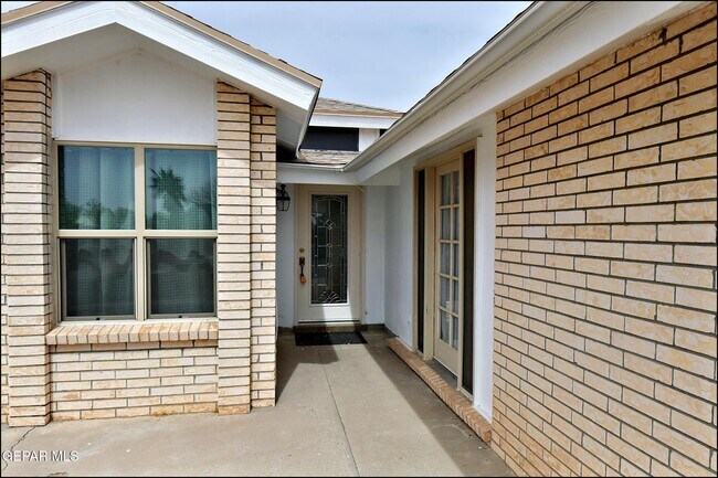 Building Photo - 853 Nita Fay Dr