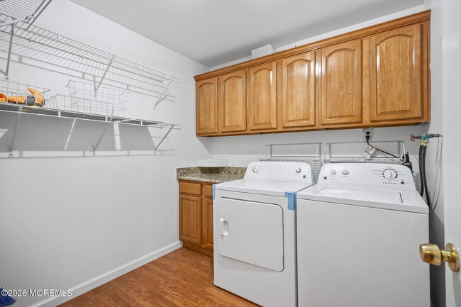 Building Photo - 110 Amberly Dr