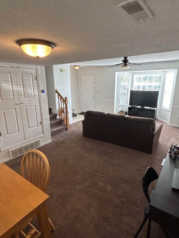 Building Photo - 439 E Parkside Cir