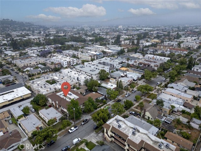 Building Photo - 914 E Elk Ave