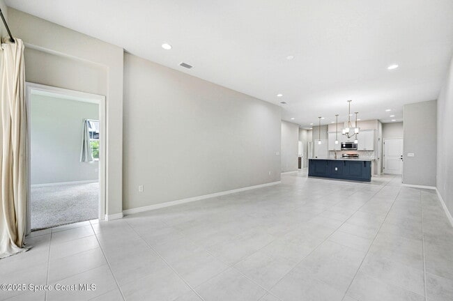 Building Photo - 8117 Tethys Ct