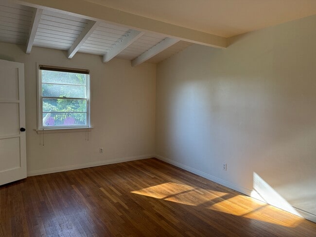Building Photo - 108 Buena Vista Dr