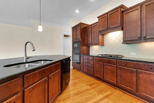 Building Photo - 3688 Maidstone Dr