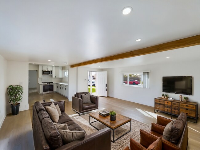 Building Photo - 3284 Luna Ave