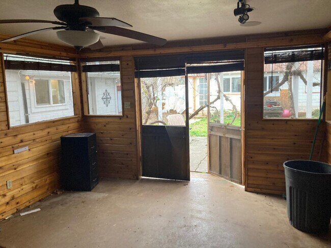 Building Photo - 291 Washington St