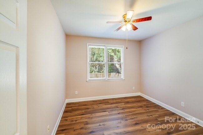 Building Photo - 10243 Squires Way