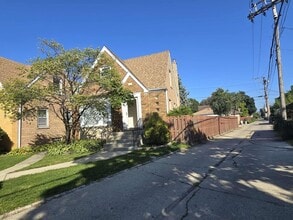 Building Photo - 5015 N Monitor Ave