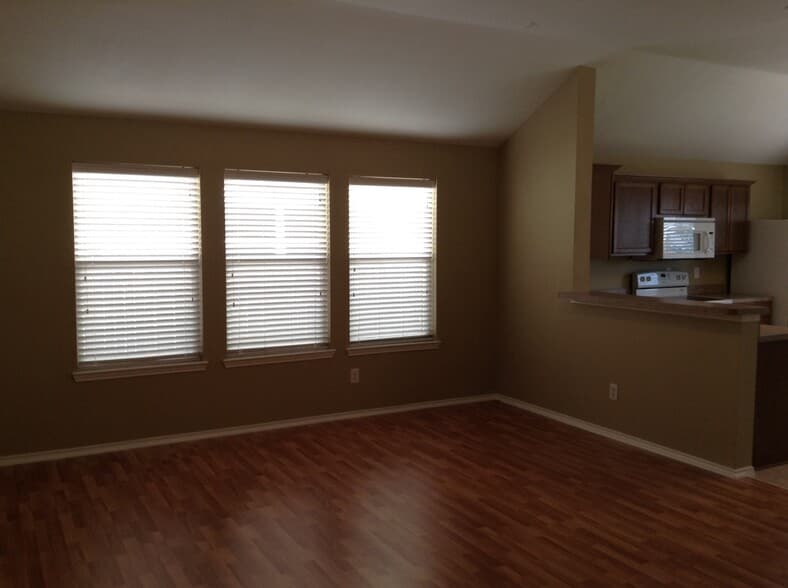 Building Photo - 6236 Spring Ranch Dr