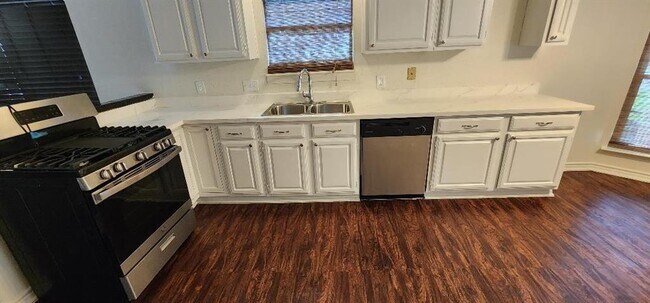 Building Photo - 22830 Indian Ridge Dr