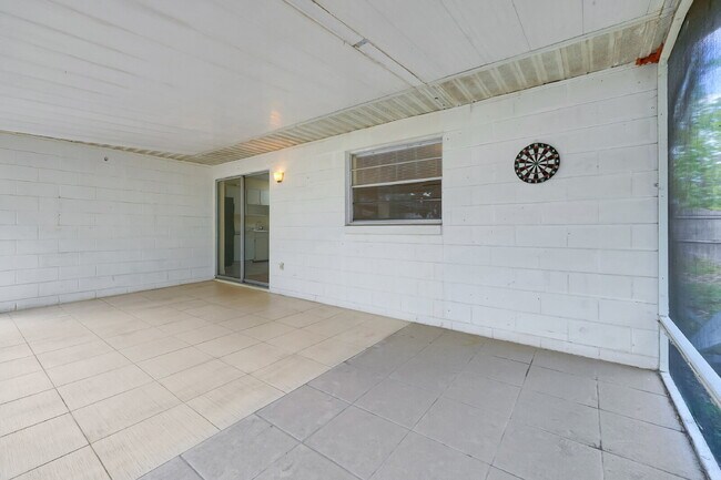 Building Photo - "Charming 2-Bed, 2-Bath Townhouse Retreat in Orlando's Heart - 1010 Sq Ft of Comfort!"