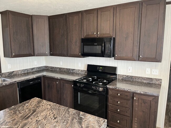 Building Photo - 92 Nettie Ave