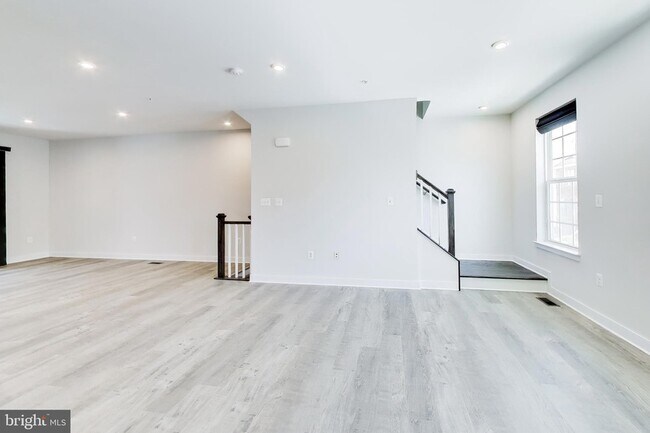 Building Photo - 11330 Meridian Hill Way