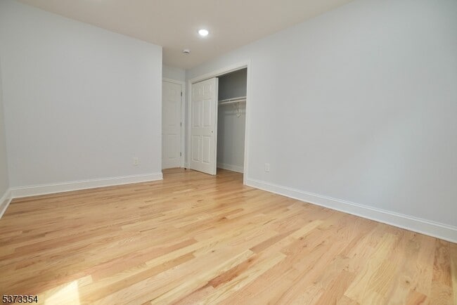 Building Photo - 226 Park Ave