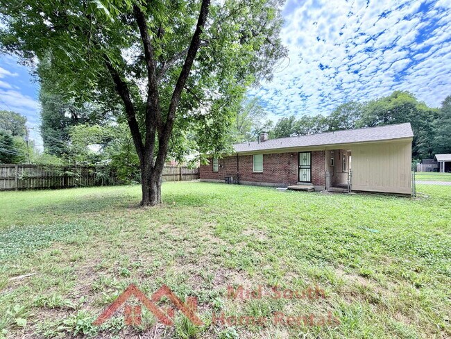 Building Photo - 1730 Tahiti Ln