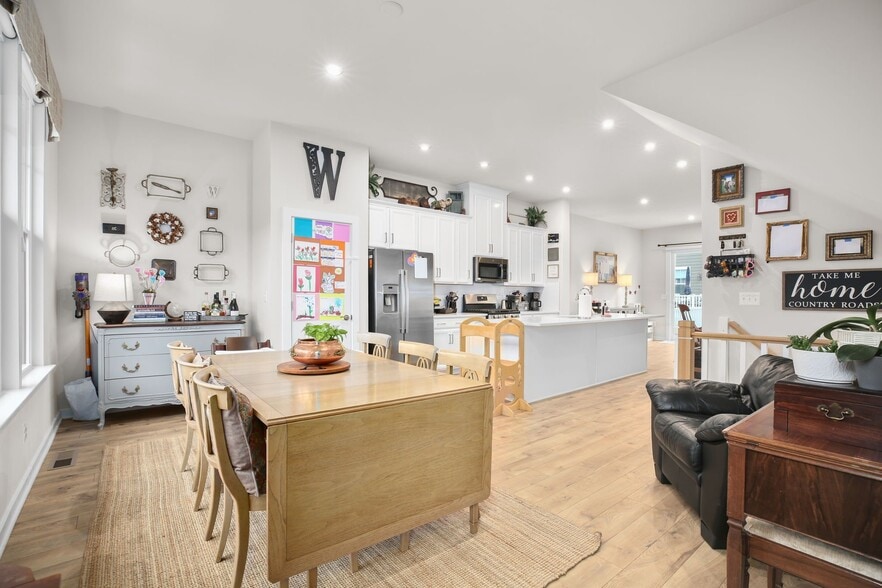 Building Photo - 1721 Beech Leaf St