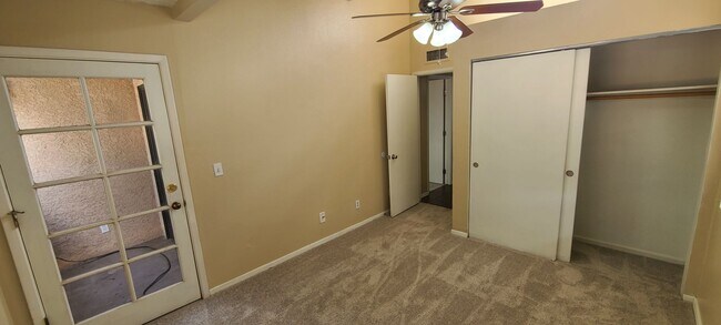 Building Photo - Stone Ave Pastime Rd - 2 Story Townhouse w...