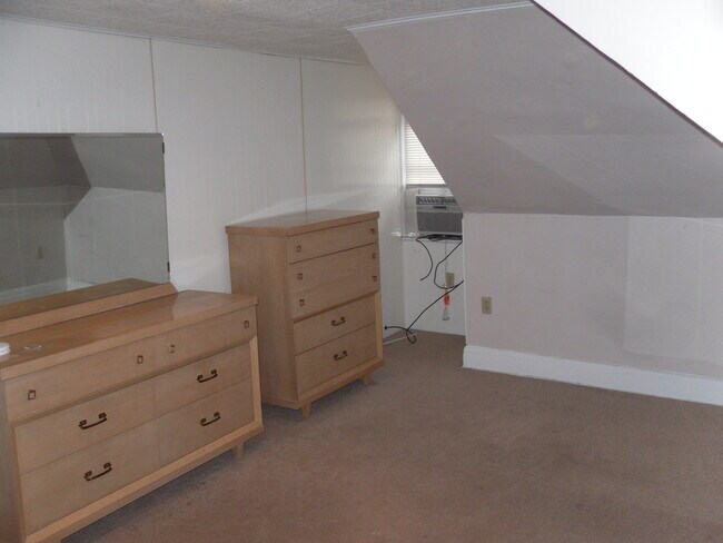Bedroom 4 - 223 Halket St