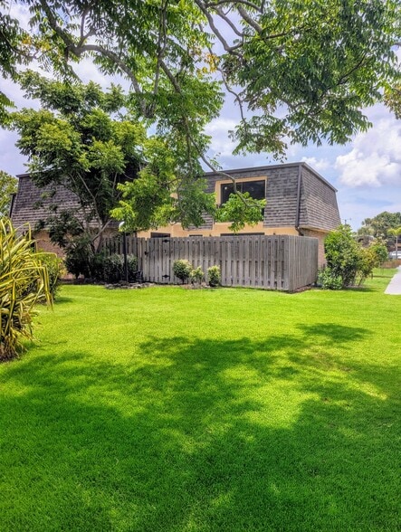 Primary Photo - 5572 Malt Dr