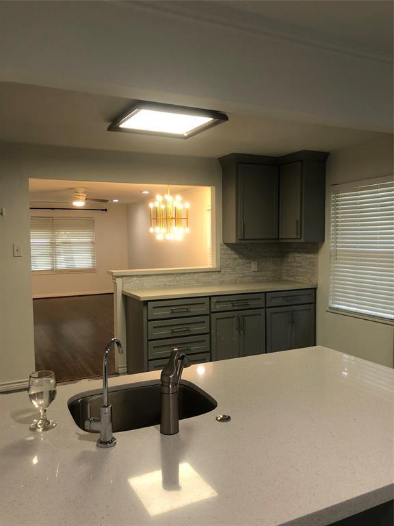 Building Photo - 1402 Chamboard Ln