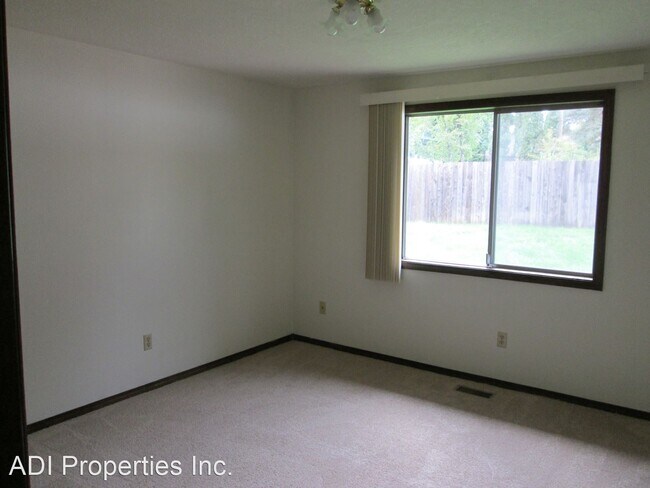 Building Photo - 3 br, 2 bath House - 17640 SW Wright St.