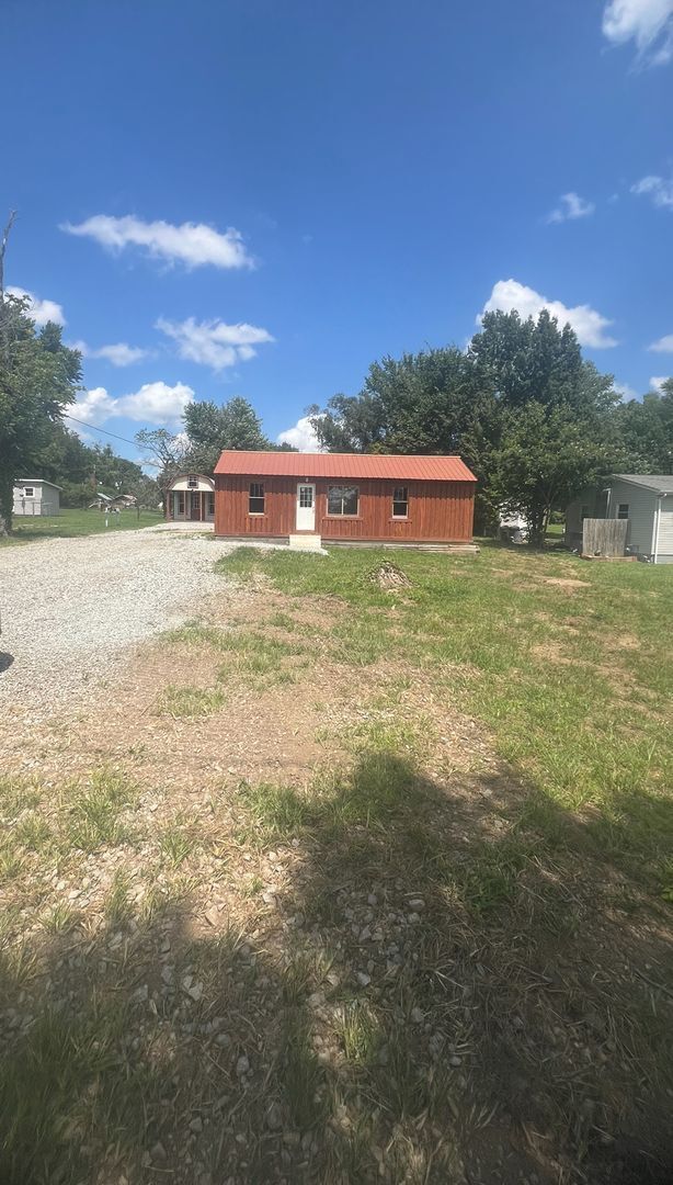 Building Photo - Newly Renovated! - $1,295 Month / $1,900 Down