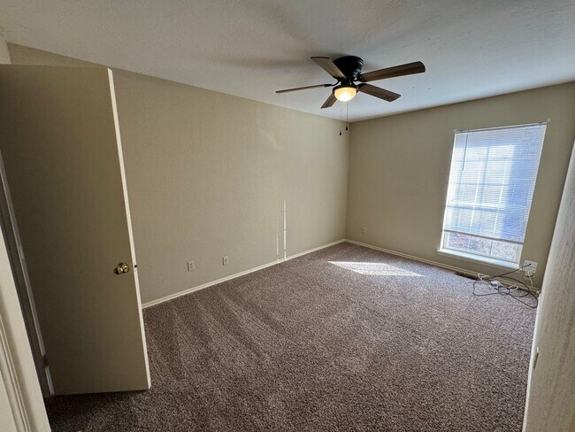 Building Photo - 704 Copperfield Dr