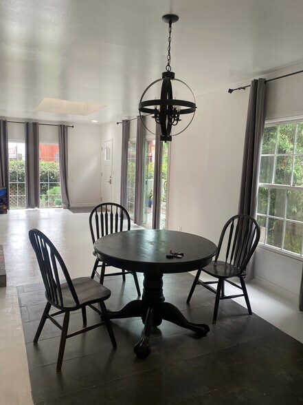 Building Photo - 227 Bay St