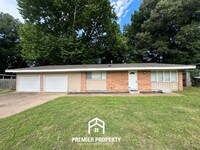 Building Photo - Stunning 3BR/2BA Bartlett Home | Vaulted Ceilings, Kitchen Island & Covered Patio