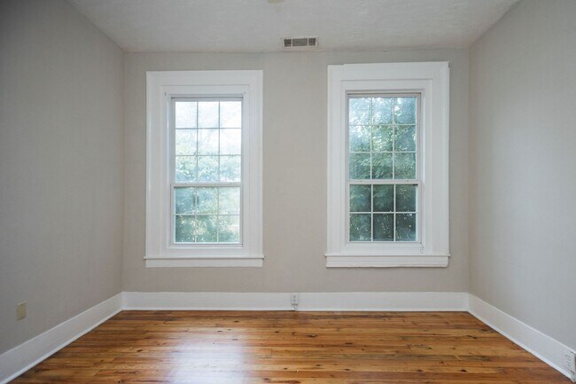 Building Photo - 315 W Chappell St